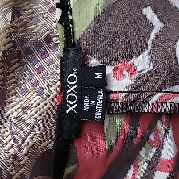 Woman's XOXO Brand Size M multi-colored patterned top; ties in back - Picture 4 of 6